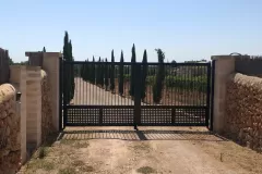 puerta_campo_acero_01